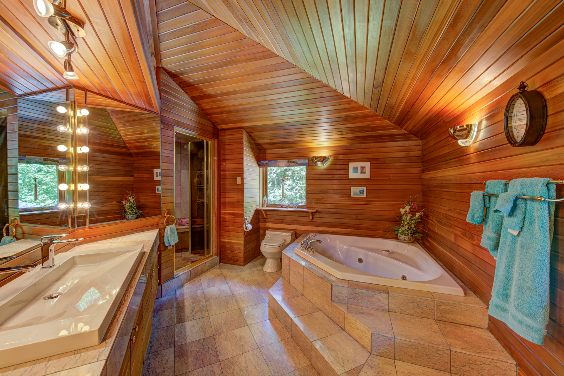 Photo - Salle de bains attenante à la CCP