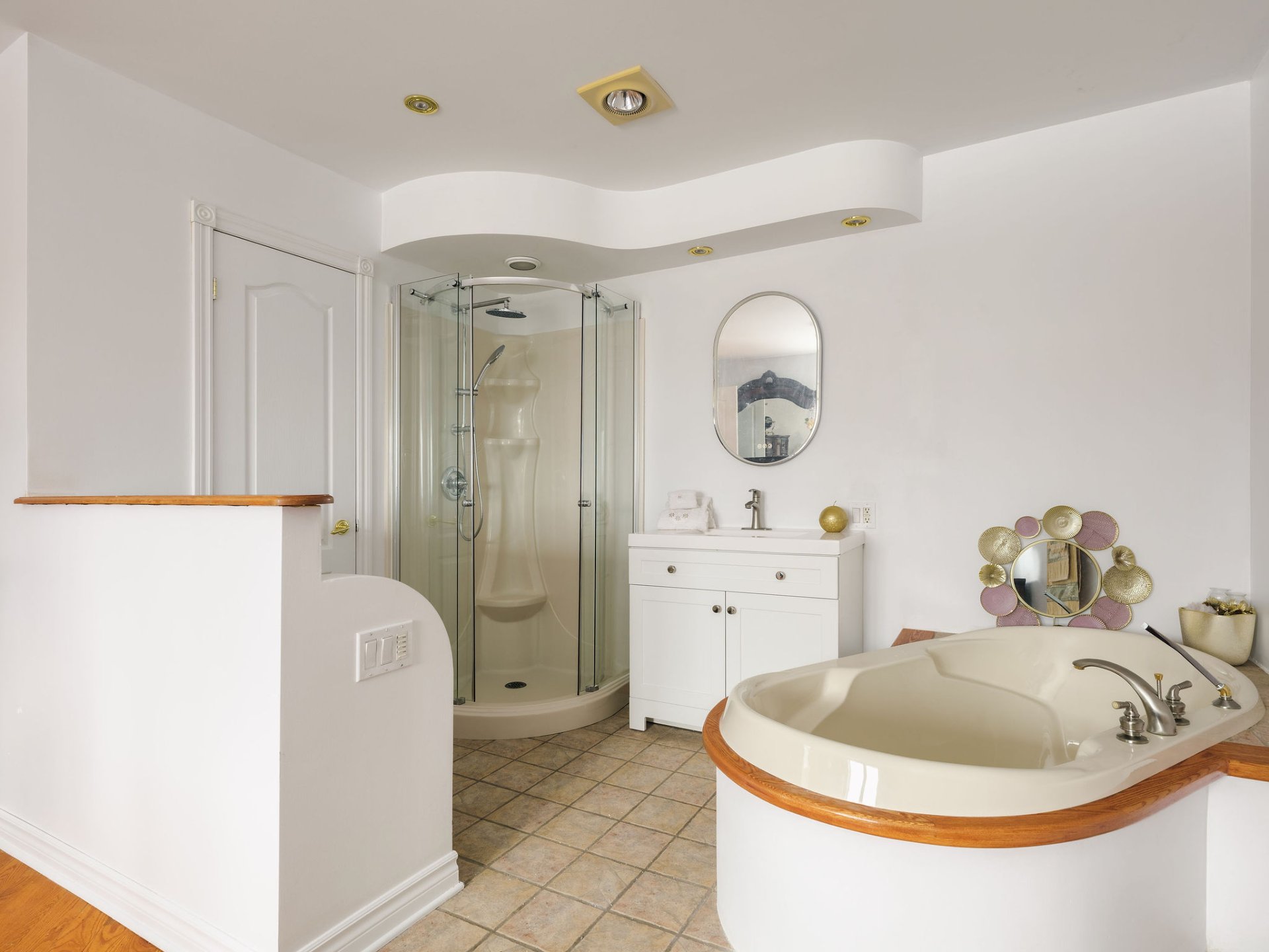 Photo - Salle de bains attenante à la CCP