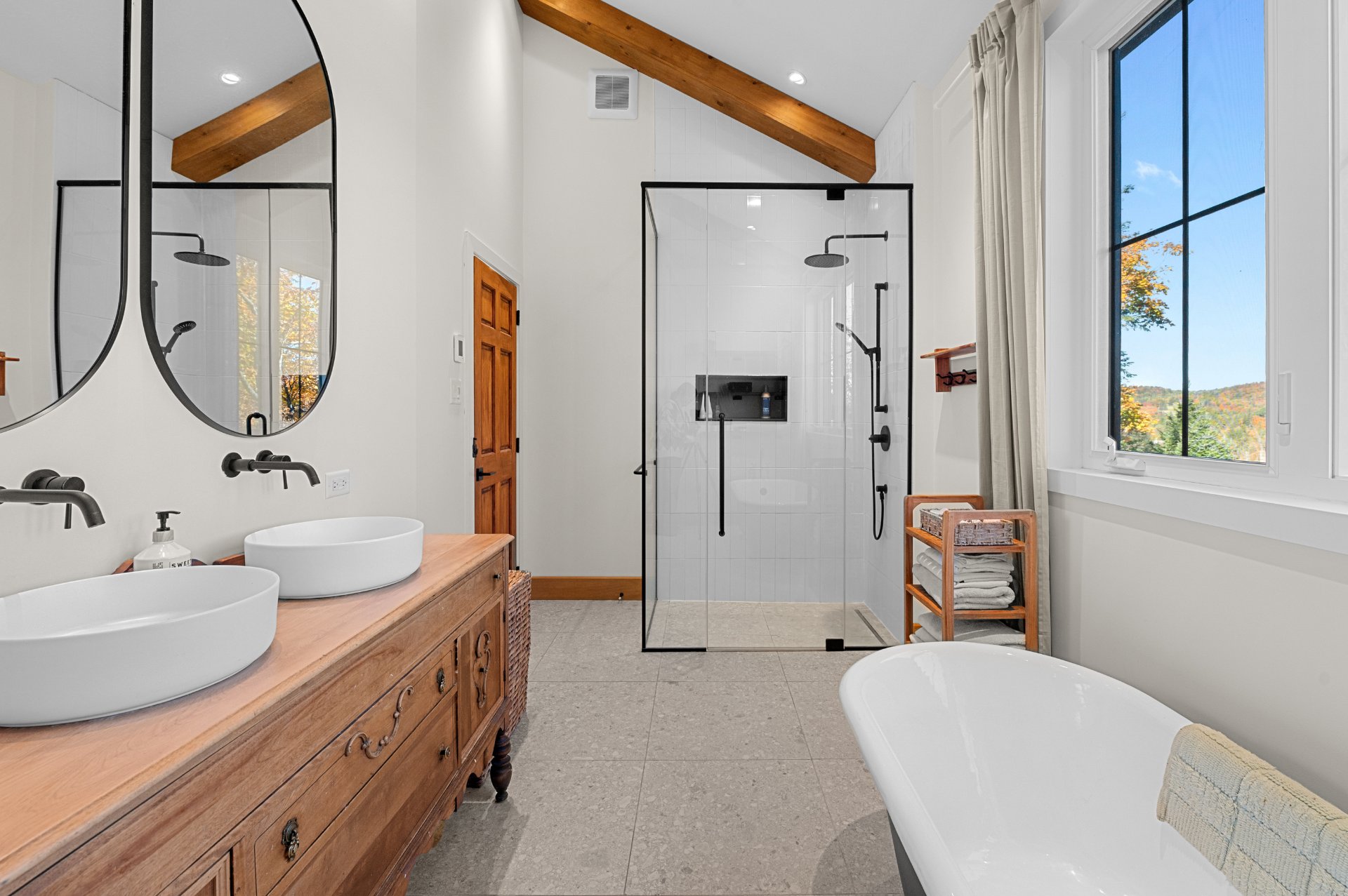 Photo - Salle de bains attenante à la CCP