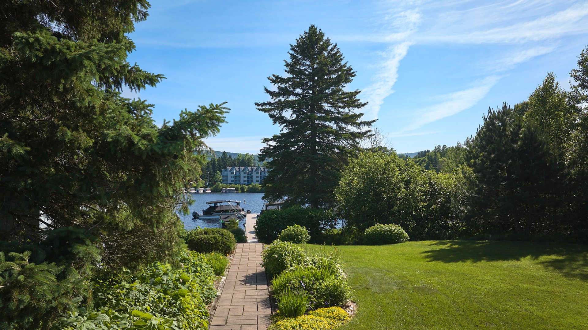 Accès au plan d'eau