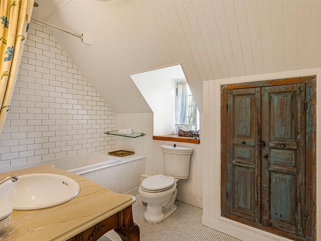 Salle de bains attenante à la CCP