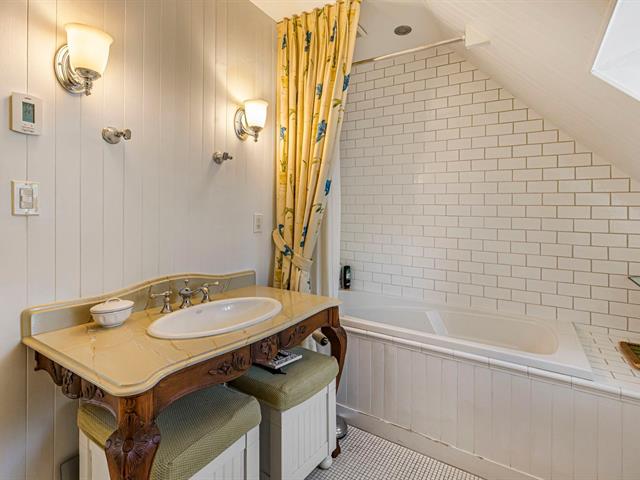 Salle de bains attenante à la CCP