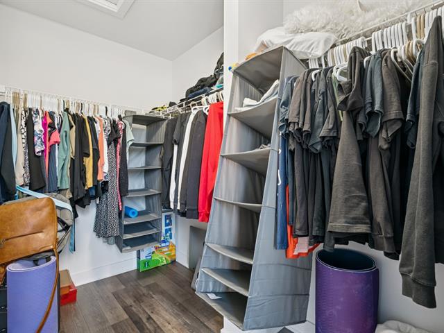 Walk-in closet