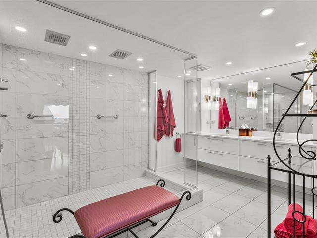 Salle de bains attenante à la CCP