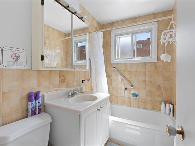 Revenue property sold, Montréal (Mercier/Hochelaga-Maisonneuve)