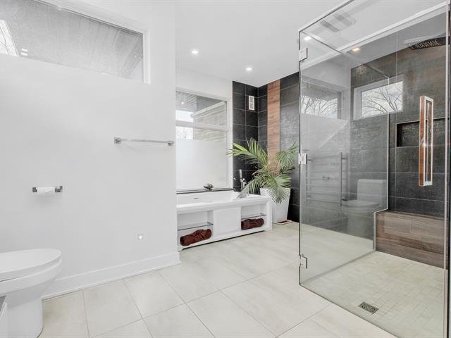 Ensuite bathroom