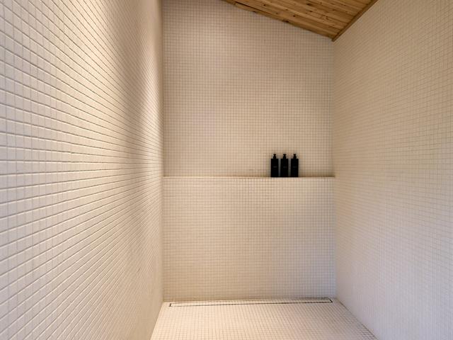 Salle de bains attenante à la CCP