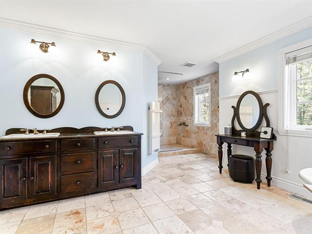 Salle de bains attenante à la CCP