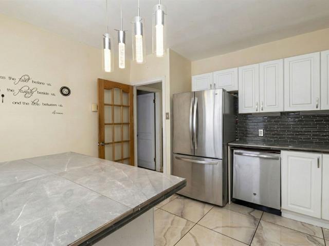 Duplex vendu, Montréal (Saint-Laurent)