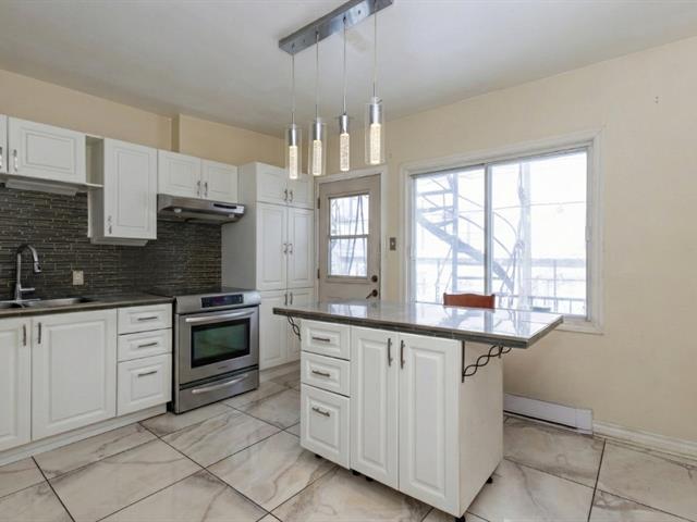 Duplex vendu, Montréal (Saint-Laurent)