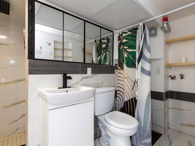 Duplex vendu, Montréal (Saint-Laurent)