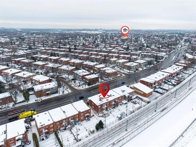 Duplex vendu, Montréal (Saint-Laurent)