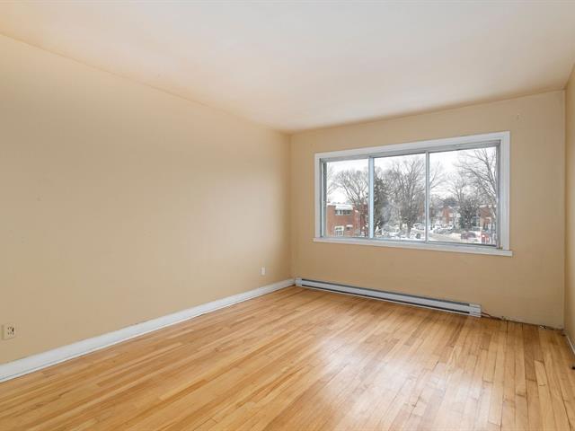 Duplex vendu, Montréal (Saint-Laurent)