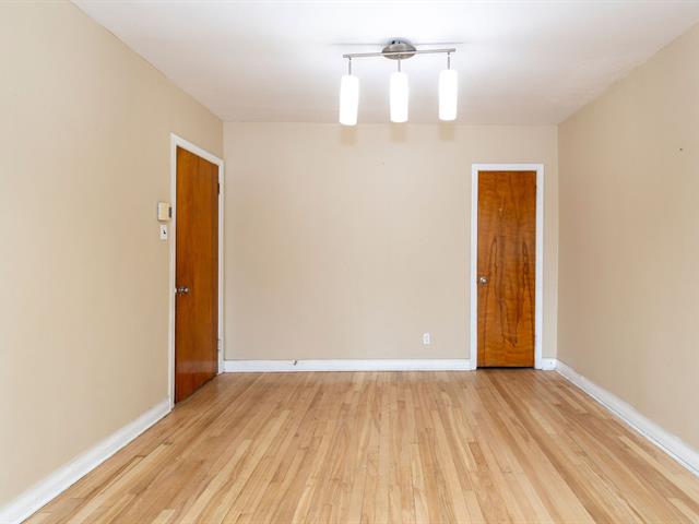 Duplex vendu, Montréal (Saint-Laurent)