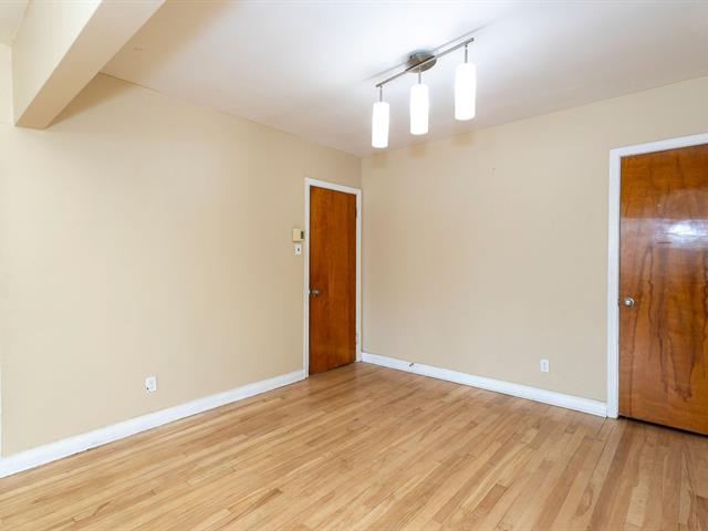 Duplex vendu, Montréal (Saint-Laurent)