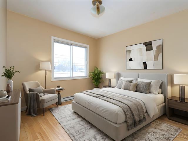 Duplex vendu, Montréal (Saint-Laurent)