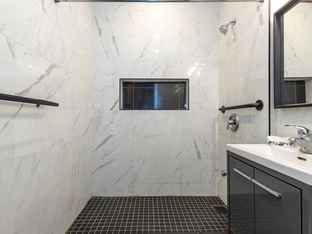 Duplex vendu, Montréal (Saint-Laurent)