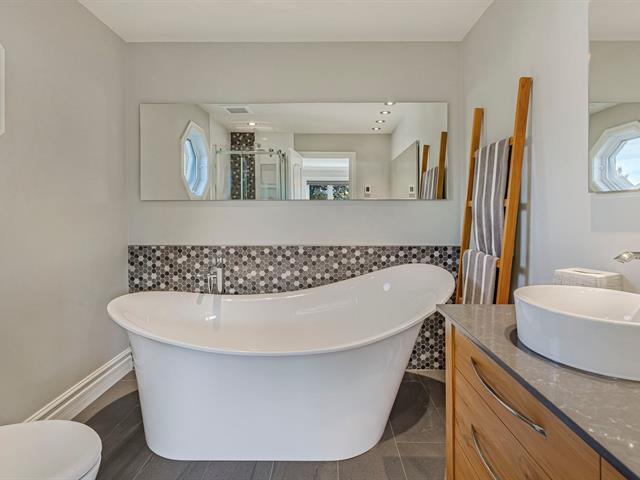 Salle de bains attenante à la CCP