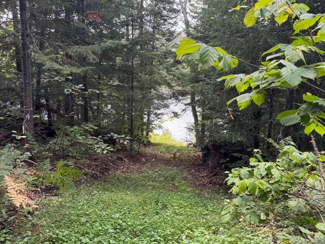 Accès au plan d'eau