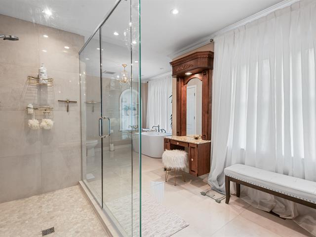 Salle de bains attenante à la CCP