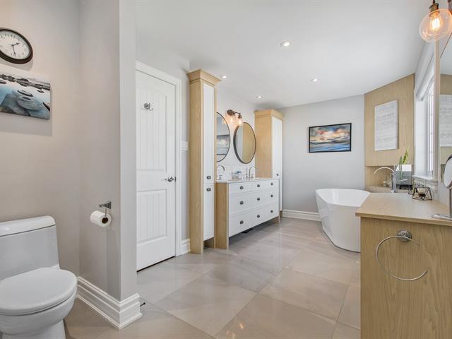 Ensuite bathroom