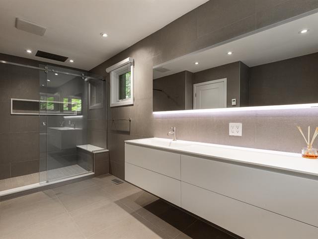 Salle de bains attenante à la CCP