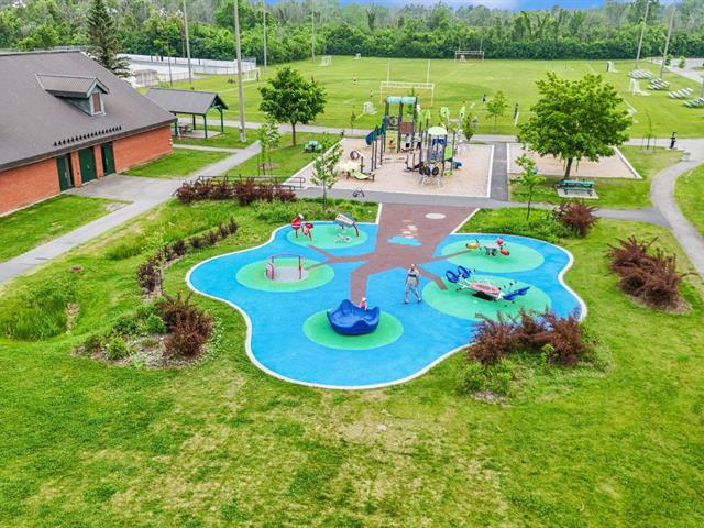 Maison à étages à vendre, Montréal (L'Île-Bizard/Sainte-Geneviève)
