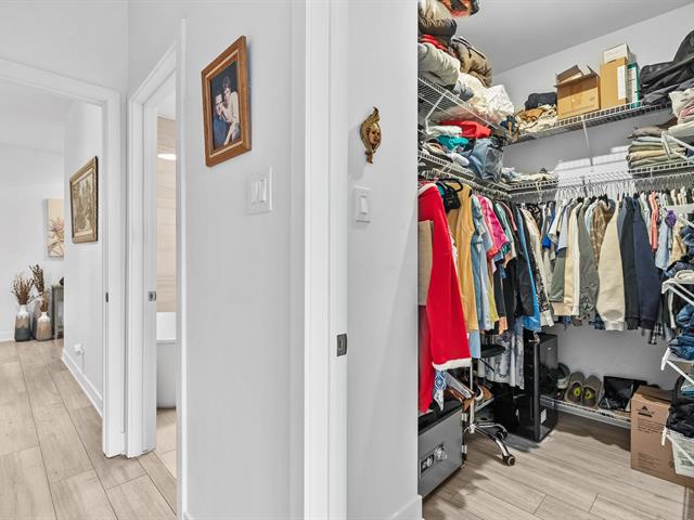 Walk-in closet