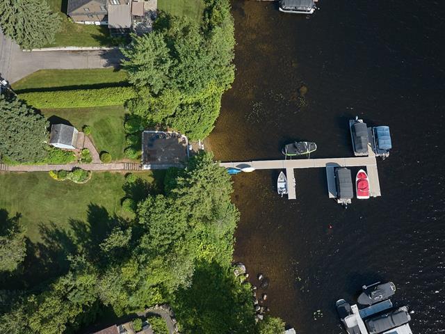 Accès au plan d'eau