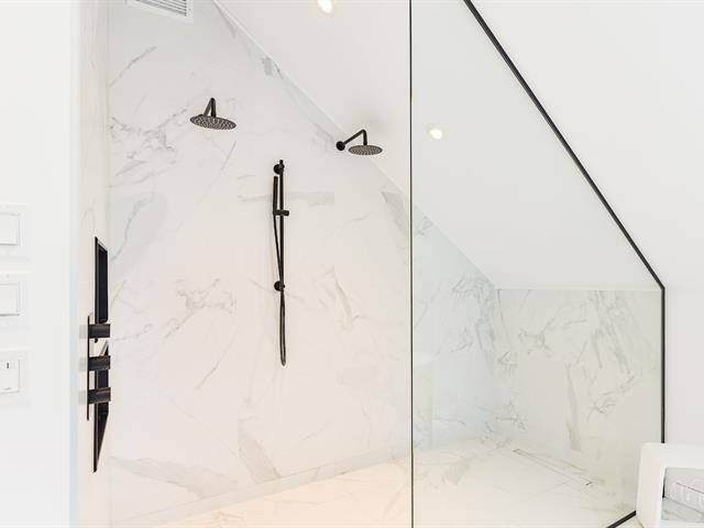 Salle de bains attenante à la CCP