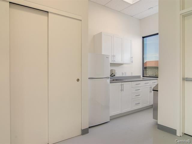 Bâtisse commerciale/Bureau à louer, Vaudreuil-Dorion