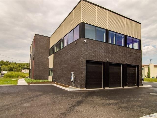 Bâtisse commerciale/Bureau à louer, Vaudreuil-Dorion