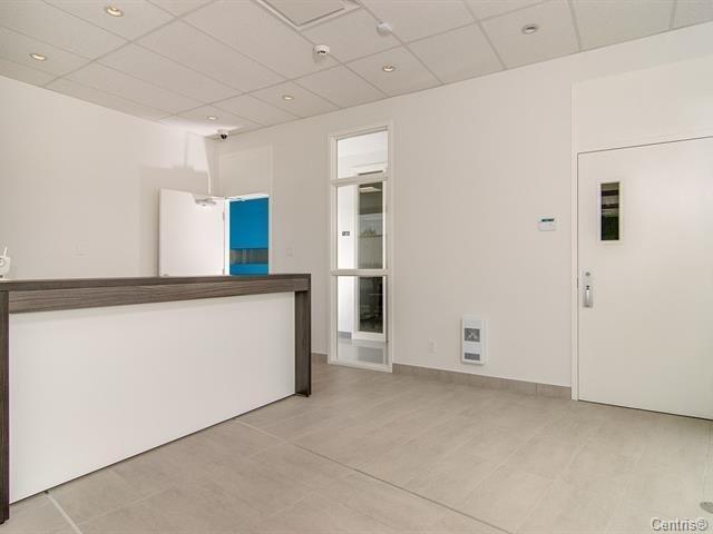 Bâtisse commerciale/Bureau à louer, Vaudreuil-Dorion