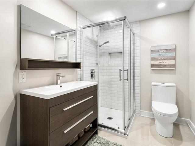 Maison à paliers multiples vendu, Blainville