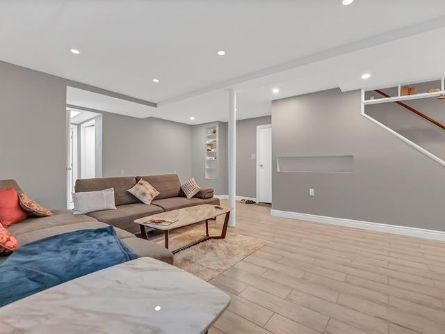 Triplex à vendre, Montréal (Saint-Laurent)