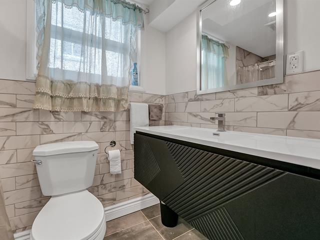 Triplex à vendre, Montréal (Saint-Laurent)