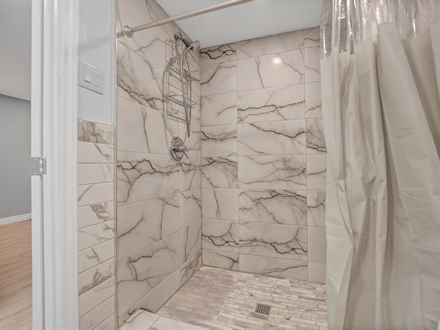 Triplex à vendre, Montréal (Saint-Laurent)