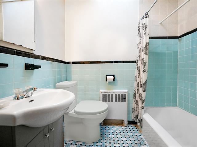 Triplex à vendre, Montréal (Saint-Laurent)