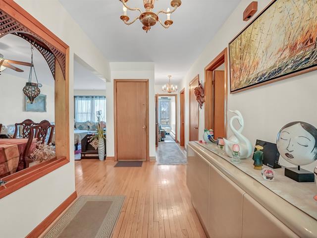 Triplex à vendre, Montréal (Saint-Laurent)